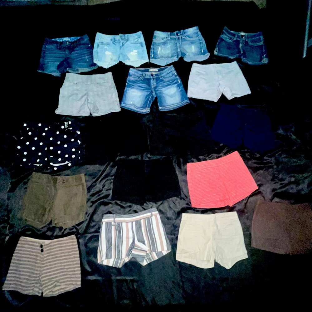 Multiple pairs of jeans and dress shorts and sizes! Jean Short Pics Here.